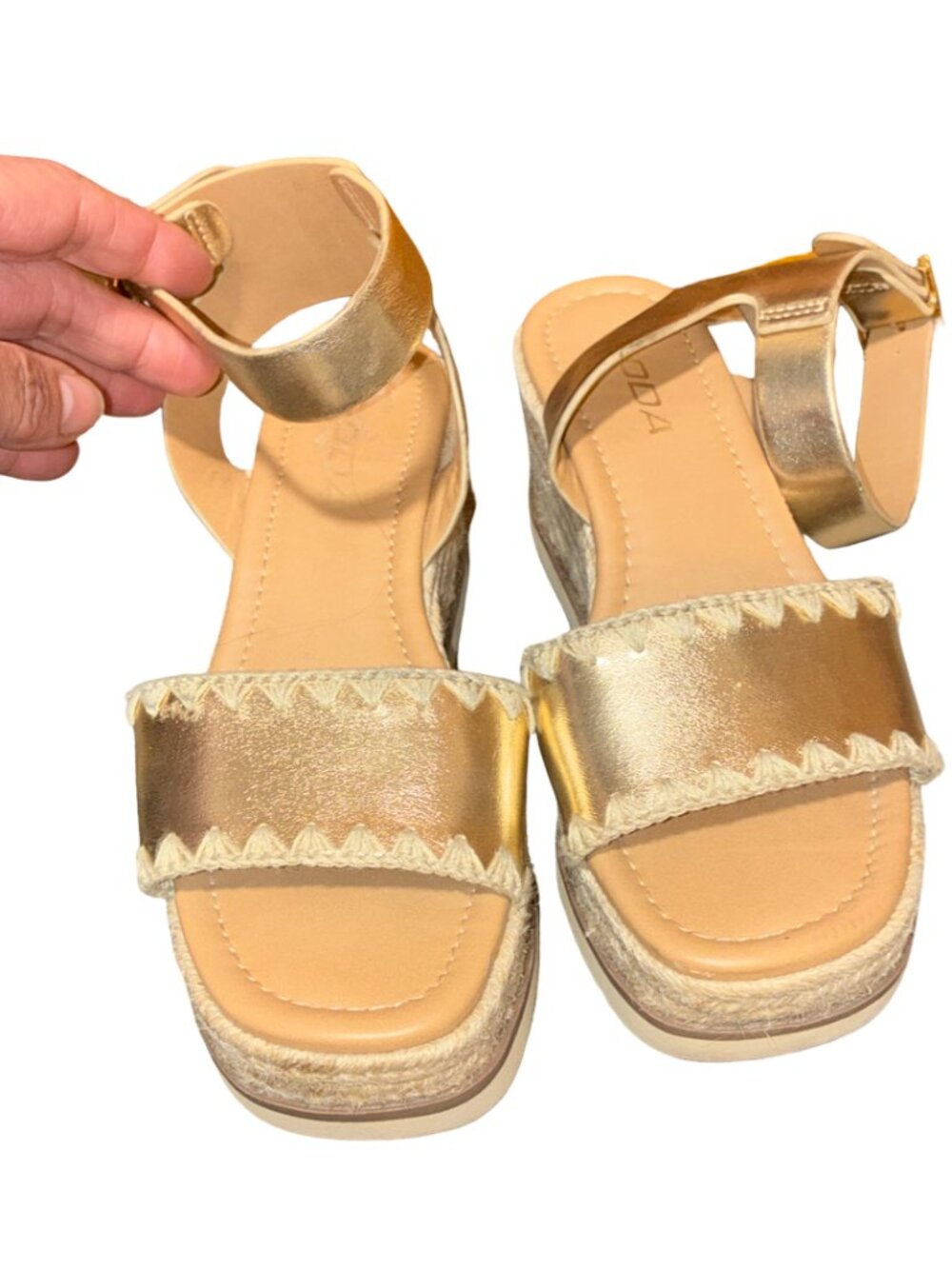 Sz.6*SODA*Metallic Gold Platform Wedge Sandals - Picture 3 of 6